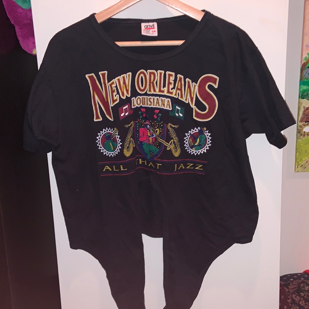 New Orleans tie up/tuck in shirt